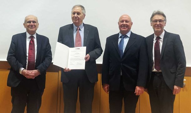 The picture shows from the left: Dean Prof. Evangelos Tsotsas, Dr.-Ing. e.h. Richard Siwek, Prof. Ulrich Krause, Magnificence Prof. Jens Strackeljan
